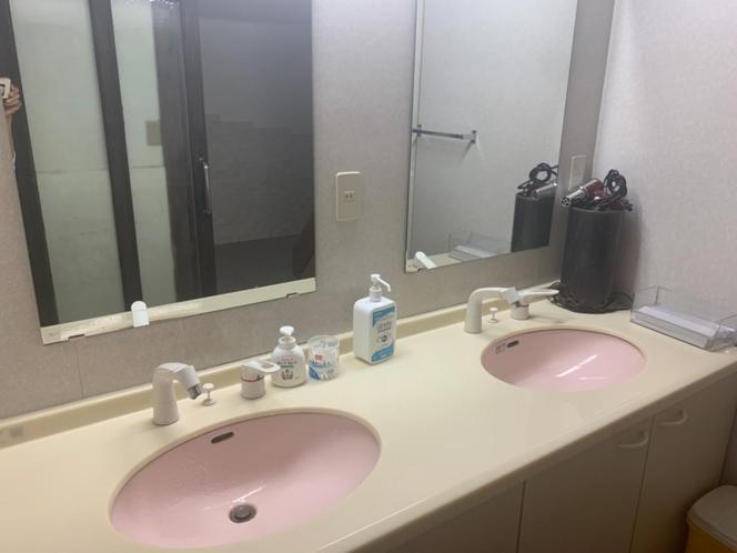 Iya Kankou Ryokan Miyoshi  Bagian luar foto